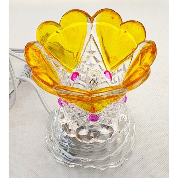 NIGHTLIGHT-Clear-Yellow Hearts-Cut Glass-On/Off Switch-Soft Light - Picture 3 of 12